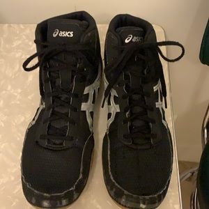 Men’s wrestling shoes-note size 11.5 and 13!